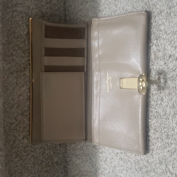 Ferragamo (Salvatore Ferragamo) RARE long wallet/id slot Authentic - Picture 2 of 11